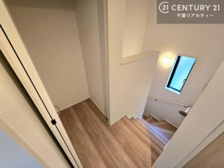 ���̑����� �K�i�͖��邭�萠������Ă��܂��B���q�l�₲�N�z�̕������S���Ă����p�����܂��ˁB�Q�K�z�[���Ɏ��[������܂��I