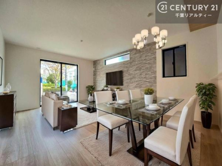 ���r���O �Ƌ��CG�p�[�X�ł��B�J�����̂���L�XLDK�I�\�t�@�[��_�C�j���O�e�[�u����u���Ă������ɂȂ�Ȃ��̂ŉ��K�ɉ߂����܂��I�R�~���j�P�[�V���������₷�����r���O�ł��I