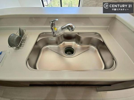 ���d�l�ʐ^(�L�b�`���j �y���d�l�z���C�h�ȃV���N�ł��ˁI�������˂ɂ������������₷���Ǝ����y�X�d�l�̃V�X�e���L�b�`���ł��I
�f�U�C�����Ƌ@�\�������˂��L�b�`���Ő�����������܂��ˁI