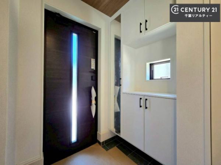 �����\�z�}(����) �y���d�l�z�V���[�Y�{�b�N�X�t���Ȃ̂ŁA���ւ��Еt�����|�������₷���ł��I
�X�b�L���������ւŌ˂��J�����u�ԁA�������̂���S�n������Ԃ��o�}���Ă���܂��B
