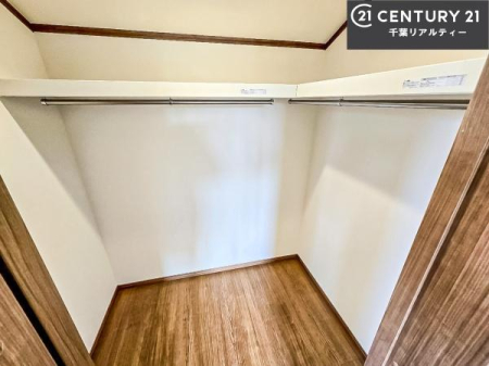 ���[ ��e�ʂ̃E�H�[�N�C���N���[�[�b�g�t���ł��B��������̂��m���Ȃǂ����[���Ă��������ł��ˁI���ɂ���@�������ȂǋG�ߕ��̑傫�ȉƓd�����[�ł��܂��B