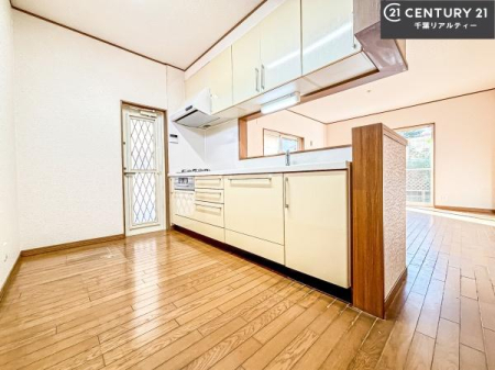 �L�b�`�� ���[�X�y�[�X���L�x�ŁA�����X�y�[�X���X�b�L���ƕЕt���Ђ�`�����p�ł��܂��I
���K�ɍ�Ƃ��ł��܂��I�����̗���������܂��I