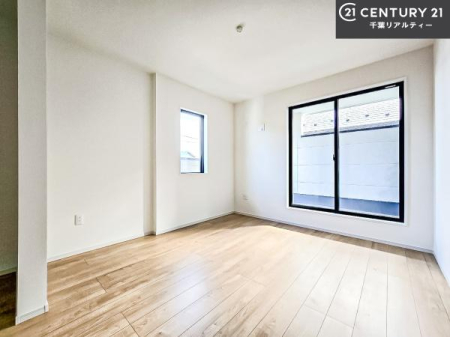 �m�� �o���R�j�[�ɖʂ��Ă���m���ł��B���邭�����肪����A���C����������ł��܂��I���N���āA�O�ɏo�Ĕw�L�т����[�ċz�����ǂ������}������邱�Ƃ��ł��܂��B