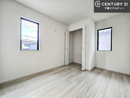 �m�� �V���v���Ƀf�U�C������Ă��邽�߁A�Ƌ��I�т܂���I
���C�ɓ���̉Ƌ��u���Ă��낰���Ԃ���邱�Ƃ��ł��܂��B