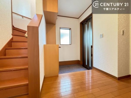 ���� �V���[�Y�{�b�N�X�t���Ȃ̂ŁA���ւ��Еt�����|�������₷���ł��I
�X�b�L���������ւŌ˂��J�����u�ԁA�������̂���S�n������Ԃ��o�}���Ă���܂��B