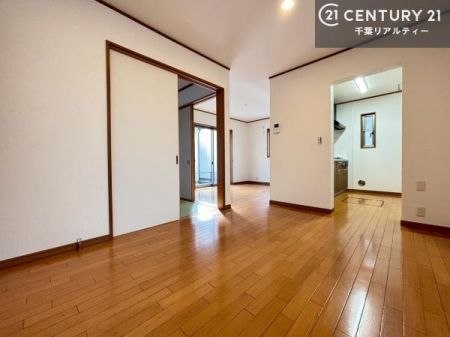 ���r���O �S�n�ǂ����r���O�͉Ƒ������R�ƏW�܂�܂��B�Ƒ��c�R�̎��Ԃ����������ł��B���Ƒ��ƁA����w�[���������Ԃ��߂��������ł��ˁB