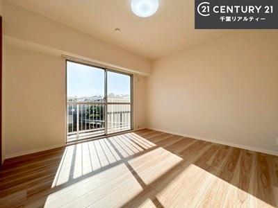 �m�� �o���R�j�[�ɖʂ��Ă���m���ł��B���邭�����肪����A���C����������ł��܂��I���N���āA�O�ɏo�Ĕw�L�т����[�ċz�����ǂ������}������邱�Ƃ��ł��܂��B