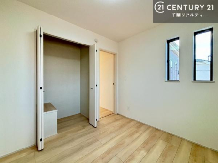 �m�� ���[�X�y�[�X�����Ă��܂��I�������X�b�L�����ڂ��鎖���ł��܂��ˁB
�Ƌ��I�΂Ȃ��V���v���ȃf�U�C���ׁ̈A�Ƌ��I�΂����C�ɓ���̋�ԍ�肪�ł������ł��ˁB