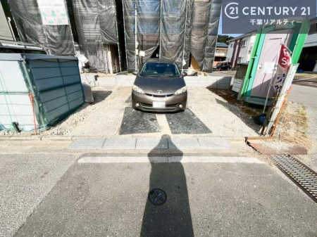 ���ԏ� ���ԃX�y�[�X��2�䕪����܂��I�Z�J���h�J�[�͂������A�o�C�N�⎩�]�ԂȂǂ��u���ꏊ�ɍ���܂���B