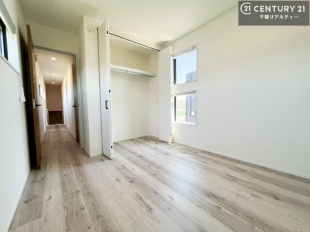 �m�� ���[�X�y�[�X�����Ă��܂��I�������X�b�L�����ڂ��鎖���ł��܂��ˁB
�Ƌ��I�΂Ȃ��V���v���ȃf�U�C���ׁ̈A�Ƌ��I�΂����C�ɓ���̋�ԍ�肪�ł������ł��ˁB