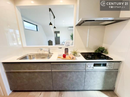 �L�b�`�� ��Ƃ����₷���V�X�e���L�b�`���ł��I���[����������t���Ă���̂ŁA�����X�y�[�X�ɕ���u���Ȃ��čςނ̂ŁA�L�X�g���āA���K�ɍ�Ƃ��ł��܂��I