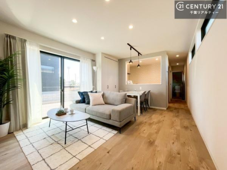 ���r���O �S�n�ǂ����r���O�͉Ƒ������R�ƏW�܂�܂��B�Ƒ��c�R�̎��Ԃ����������ł��B���Ƒ��ƁA����w�[���������Ԃ��߂��������ł��ˁB���邭�J���I�ȋ�Ԃł��B