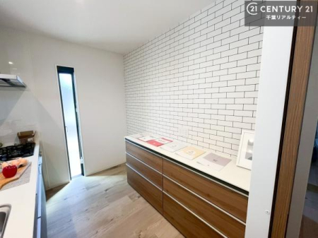 �L�b�`�� ���[�X�y�[�X���L�x�ŁA�����X�y�[�X���X�b�L���ƕЕt���Ђ�`�����p�ł��܂��I
���K�ɍ�Ƃ��ł��܂��I�����̗���������܂��I