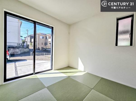 �a�� �^�^�~�̍��肪���炬��^����A�����b�N�X��ԁB�����傫���J�����̂���a���ƂȂ��Ă���܂��B���{�l�̐S������u�a�v�̋�ԁB�䑐�̍���Y����Ԃ͖����̂ЂƎ������o���Ă���܂��I