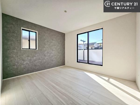 �m�� �o���R�j�[�ɖʂ��Ă���m���ł��B���邭�����肪����A���C����������ł��܂��I���N���āA�O�ɏo�Ĕw�L�т����[�ċz�����ǂ������}������邱�Ƃ��ł��܂��B