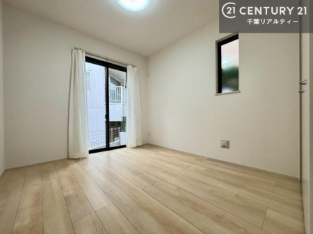 �m�� �o���R�j�[�ɖʂ��Ă���m���ł��B���邭�����肪����A���C����������ł��܂��I���N���āA�O�ɏo�Ĕw�L�т����[�ċz�����ǂ������}������邱�Ƃ��ł��܂��B