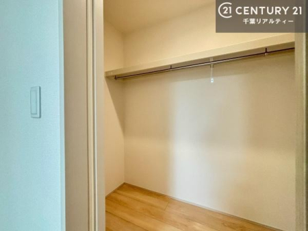 ���[ �E�H�[�N�C���N���[�[�b�g�t���ł��B��������̂��m���Ȃǂ����[���Ă��������ł��ˁI���ɂ���@�������ȂǋG�ߕ��̑傫�ȉƓd�����[�ł��܂��B