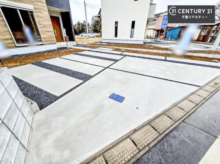 ���ԏ� ���ԃX�y�[�X��2�䕪����܂��I�Z�J���h�J�[�͂������A�o�C�N�⎩�]�ԂȂǂ��u���ꏊ�ɍ���܂���B