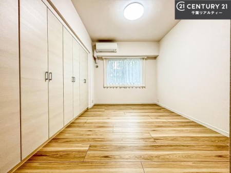 �Q�� ���[�X�y�[�X�����Ă��܂��I�������X�b�L�����ڂ��鎖���ł��܂��ˁB
�Ƌ��I�΂Ȃ��V���v���ȃf�U�C���ׁ̈A�Ƌ��I�΂����C�ɓ���̋�ԍ�肪�ł������ł��ˁB