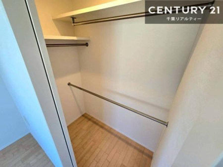 ���[ �E�H�[�N�C���N���[�[�b�g�t���ł��B��������̂��m���Ȃǂ����[���Ă��������ł��ˁI���ɂ���@�������ȂǋG�ߕ��̑傫�ȉƓd�����[�ł��܂��B