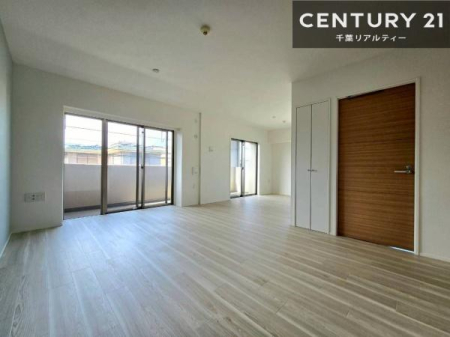 ���r���O �S�n�ǂ����r���O�͉Ƒ������R�ƏW�܂�܂��B�Ƒ��c�R�̎��Ԃ����������ł��B���Ƒ��ƁA����w�[���������Ԃ��߂��������ł��ˁB���邭�J���I�ȋ�Ԃł��B