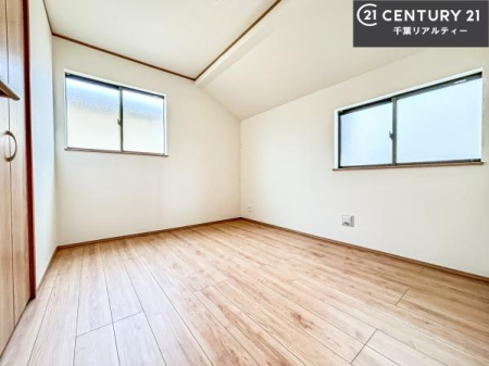 �q������ �_�炩���z�����������ޖ��邢�����������o����݌v�B�ʌ��̎��鑋���C�����̗ǂ���������n��グ�܂��B���̖ڊo�߂��X�b�L�����܂��I