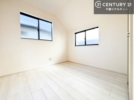 �m�� 2�ʍ̌����m�ۂ������邢�����́A���ʂ����ǂ��A���邭��ϋ��S�n�̗ǂ���ԂƂȂ��Ă���܂��B�����b�N�X���ĉ߂�����S�n�̗ǂ��������ł��I���̖ڊo�߂��X�b�L�����܂��ˁI