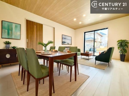 ���r���O �Ƌ��CG�p�[�X�ł��B�S�n�ǂ����r���O�͉Ƒ������R�ƏW�܂�܂��B�Ƒ��c�R�̎��Ԃ����������ł��B���Ƒ��ƁA����w�[���������Ԃ��߂��������ł��ˁB