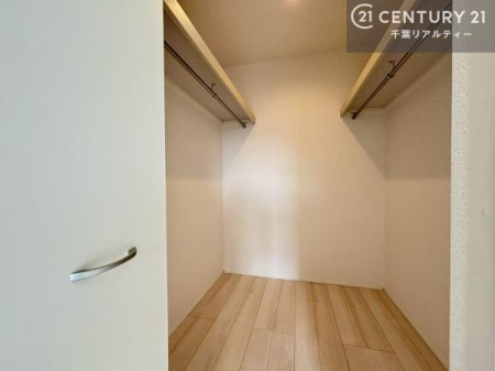 ���[ �E�H�[�N�C���N���[�[�b�g�t���ł��B��������̂��m���Ȃǂ����[���Ă��������ł��ˁI���ɂ���@�������ȂǋG�ߕ��̑傫�ȉƓd�����[�ł��܂��B