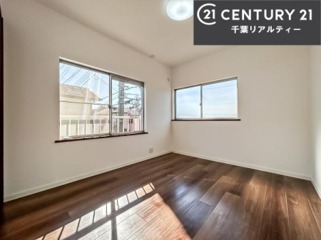 �m�� �V���v���Ƀf�U�C������Ă��邽�߁A�Ƌ��I�т܂���I
���C�ɓ���̉Ƌ��u���Ă��낰���Ԃ���邱�Ƃ��ł��܂��B