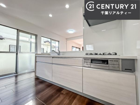 �L�b�`�� ��Ƃ����₷���V�X�e���L�b�`���ł��I���[����������t���Ă���̂ŁA�����X�y�[�X�ɕ���u���Ȃ��čςނ̂ŁA�L�X�g���āA���K�ɍ�Ƃ��ł��܂��I