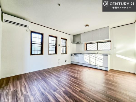 ���r���O �D�����z���܂肪���r���O����ł���ċ��S�n�̗ǂ���Ԃ����o���Ă���܂��I
���났�̎��Ԃ��߂����܂��I