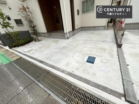 ���ԏ� �yG�����z�J�[�X�y�[�X2��t���ŃZ�J���h�J�[���������̂��ƒ�ł����S�B
�����T���̂������E���v�]�E������ȂǁA���Ȃ�ƕ��ЃX�^�b�t�܂ł��\���t�����������I