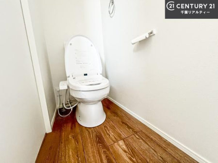 �g�C�� �������֍��ɂ��A�~��͕֍����g�����ł���̂ŗ₽���֍��ɍ��炸�ɍςފ������d�l�ł��I�V���v���ȃJ���[����Ƃ��Ă���̂ŁA������ꂪ���₷���ł��B