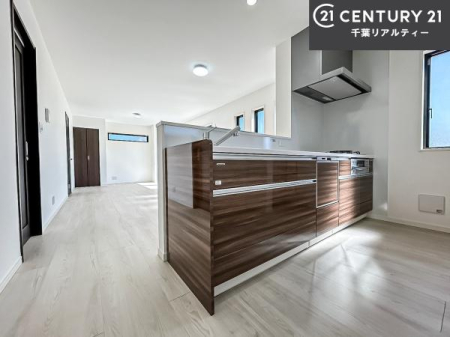 �L�b�`�� ��l�C�̑Ζʎ��V�X�e���L�b�`�����̗p���Ă��܂��I���Ƒ��̃R�~���j�P�[�V���������R�Ƒ�����݌v�ł��B
���q�l�ɂ��ڂ��͂��̂Ŋ������ł��ˁB���[�͂�����܂��I