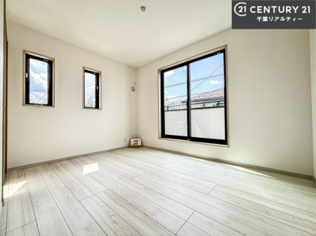 �m�� �o���R�j�[�ɖʂ��Ă���m���ł��B���邭�����肪����A���C����������ł��܂��I���N���āA�O�ɏo�Ĕw�L�т����[�ċz�����ǂ������}������邱�Ƃ��o�������ł��ˁI