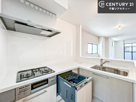 �L�b�`�� �H��@�t���I�Z��������~��͎�r��h�~�Ƃ��đ劈�􂵂܂��I�r���g�C���d�l�Ȃ̂ŁA�ꏊ����炸�����X�y�[�X���L���g���Ď�ۂ悭��Ƃ��o���܂��I