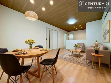 ���r���O �Ƌ��CG�p�[�X�ł��B�D�����z���܂肪���r���O����ł���ċ��S�n�̗ǂ���Ԃ����o���Ă���܂��I
���났�̎��Ԃ��߂����܂��I