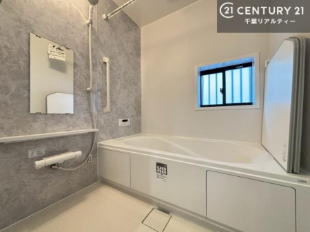 ���� ������Ƃ����������̂���o�X���[���I���K�ȃo�X�^�C��������܂��I
1���̔�����������Ɩ����Ă����f�G�ȃ����N�[�[�V������ԂɂȂ肻���ł��ˁB