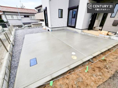 ���ԏ� ���ԃX�y�[�X��2�䕪����܂��I�Z�J���h�J�[�͂������A�o�C�N�⎩�]�ԂȂǂ��u���ꏊ�ɍ���܂���B