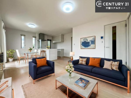 ���r���O �Ƌ��CG�p�[�X�ł��B�S�n�ǂ����r���O�͉Ƒ������R�ƏW�܂�܂��B�Ƒ��c�R�̎��Ԃ����������ł��B���Ƒ��ƁA����w�[���������Ԃ��߂��������ł��ˁB���邭�J���I�ȋ�Ԃł��B