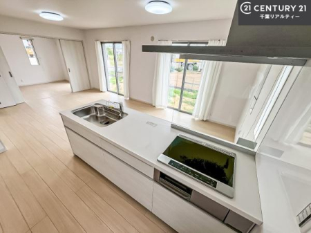 �L�b�`�� �R�����͎O������̂ł������̓����i�s���ł��܂��B
�������O�����t���ł��B�����X�y�[�X���L�X���Ă���׍�Ƃ����₷���I�g�����肪�ǂ��V�X�e���L�b�`���ł��I