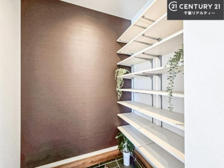 ���� �V���[�Y�C���N���[�N�t���Ȃ̂ŁA���ւ��Еt�����|�������₷���ł��I
�X�b�L���������ւŌ˂��J�����u�ԁA�������̂���S�n������Ԃ��o�}���Ă���܂��B