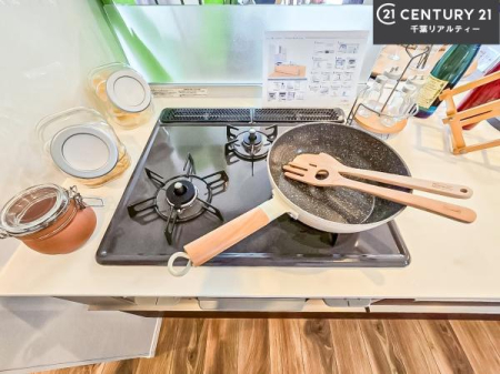 �L�b�`�� �R�����͎O������̂ł������̓����i�s���ł��܂��B
�������O�����t���ł��B�����X�y�[�X���L�X���Ă���׍�Ƃ����₷���I�g�����肪�ǂ��V�X�e���L�b�`���ł��I