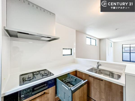 �L�b�`�� �H��@�t���I�Z��������~��͎�r��h�~�Ƃ��đ劈�􂵂܂��I�r���g�C���d�l�Ȃ̂ŁA�ꏊ����炸�����X�y�[�X���L���g���Ď�ۂ悭��Ƃ��o���܂��I