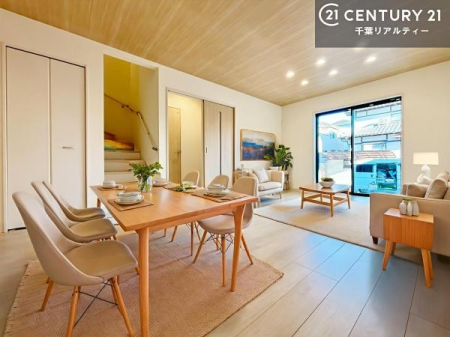 ���r���O �Ƌ��CG�p�[�X�ł��B�D�����z���܂肪���r���O����ł���ċ��S�n�̗ǂ���Ԃ����o���Ă���܂��I
���났�̎��Ԃ��߂����܂��I