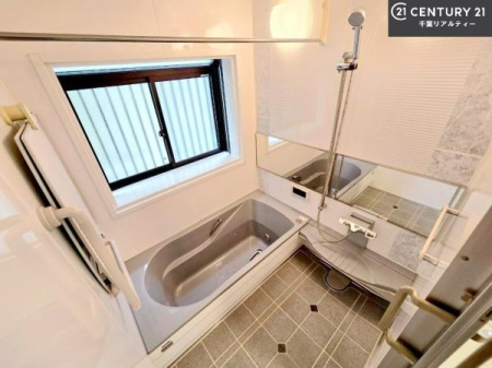 ���� �������������l�̕��͋C�̃o�X���[���́A�����o�Ă��ăo�X�^�C�����[���I
���d���撣���Ă��邲�J���ɂ��D�݂̓����̓����܂����āA�y����ł݂Ă͂������ł��傤���H