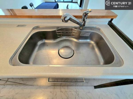 �L�b�`�� ���C�h�ȃV���N�ł��ˁI�������˂ɂ������������₷���Ǝ����y�X�d�l�̃V�X�e���L�b�`���ł��I
�f�U�C�����Ƌ@�\�������˂��L�b�`���Ő�����������܂��ˁI