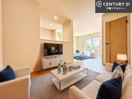 ���r���O �Ƌ��CG�p�[�X�ł��B�D�����z���܂肪���r���O����ł���ċ��S�n�̗ǂ���Ԃ����o���Ă���܂��I
���R�ƉƑ����W����b��������S�n�悢��ԁI