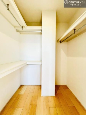 ���[ �E�H�[�N�C���N���[�[�b�g�t���ł��B��������̂��m���Ȃǂ����[���Ă��������ł��ˁI���ɂ���@�������ȂǋG�ߕ��̑傫�ȉƓd�����[�ł��܂��B